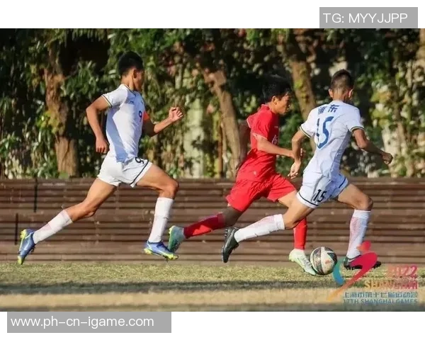 足球小将的热血青春与梦想追逐让我们重温那些感动与激情的瞬间